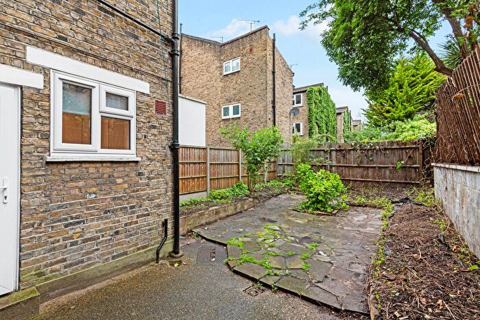 1 Bedroom Flat To Rent In Woodlands Park Road, London, SE10