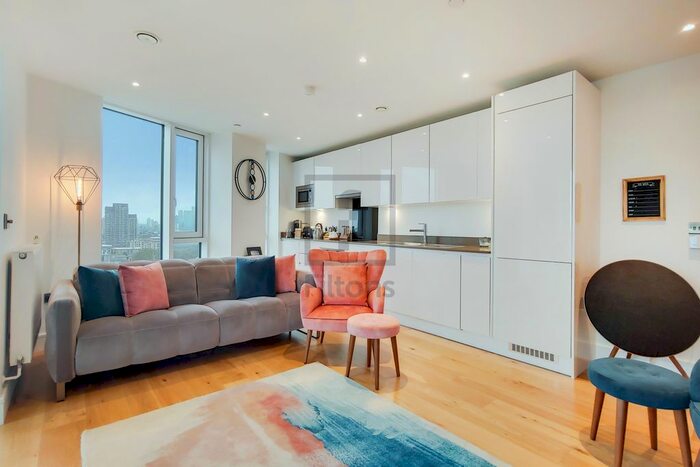 2 Bedroom Flat For Sale In High Street, London, E15