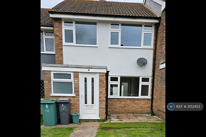 3 Bedroom Terraced House To Rent In Harvey Close, East Cowes, PO32