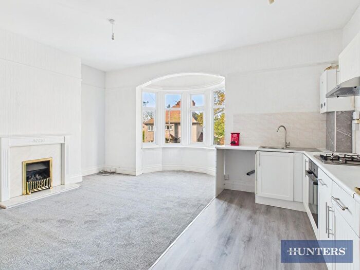 2 Bedroom Flat To Rent In West Avenue, Filey, YO14