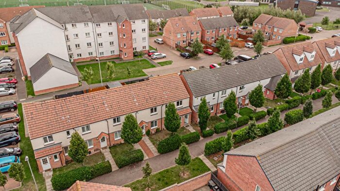 3 Bedroom End Of Terrace House For Sale In Dunipace Road, South Gyle, Edinburgh, EH12