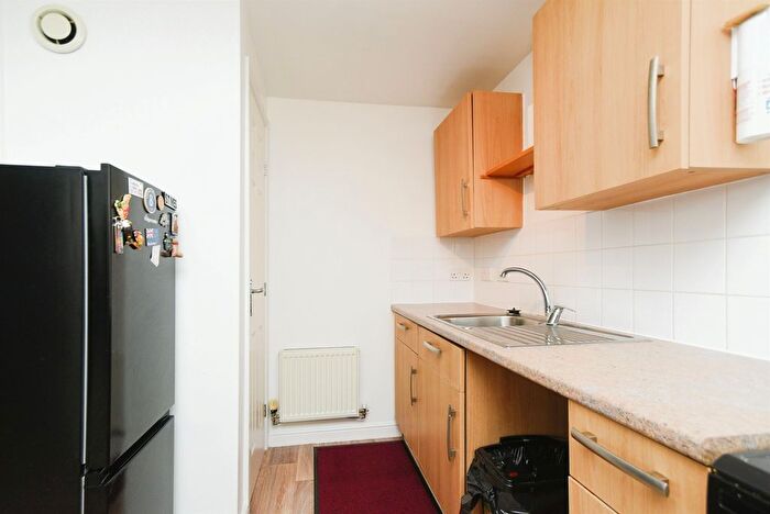 1 Bedroom Flat For Sale In Combe Walk, Devizes, SN10