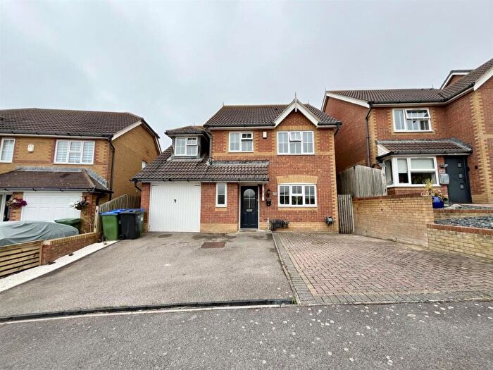 4 Bedroom Detached House For Sale In Court Farm Road, Newhaven, BN9