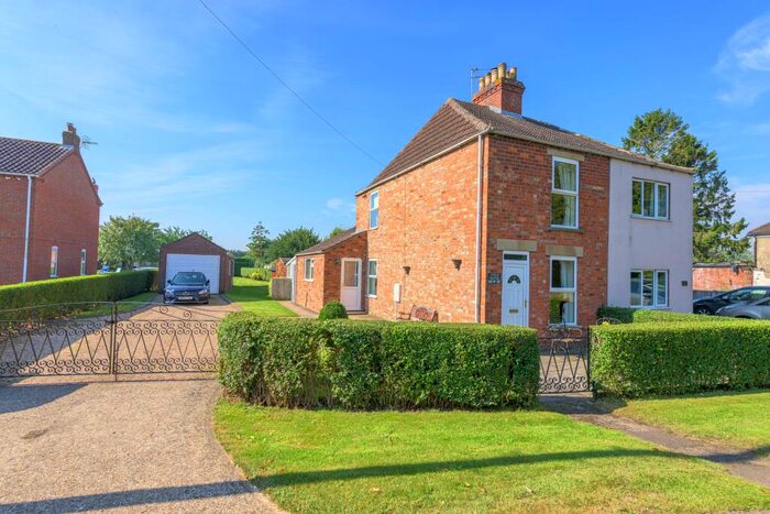 3 Bedroom Semi-Detached House For Sale In Firsby Road, Great Steeping, PE23