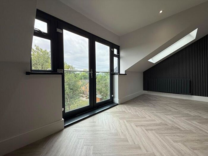 3 Bedroom Apartment To Rent In Rockcliffe Road, Rotherham, S62