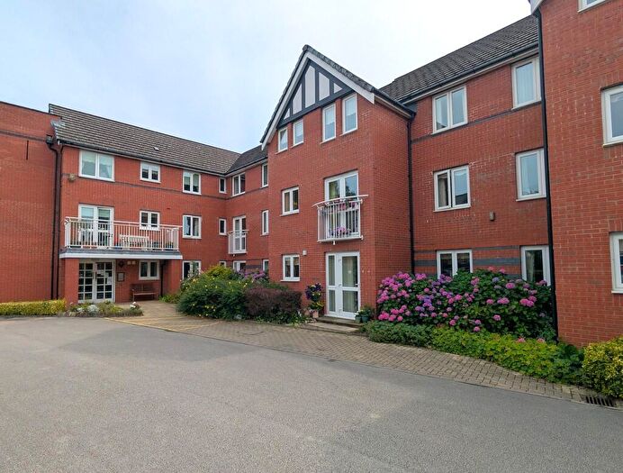 1 Bedroom Apartment For Sale In Chatsworth Court, Park View, DE6