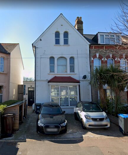 2 Bedroom Flat To Rent In Birchanger Road, South Norwood, SE25