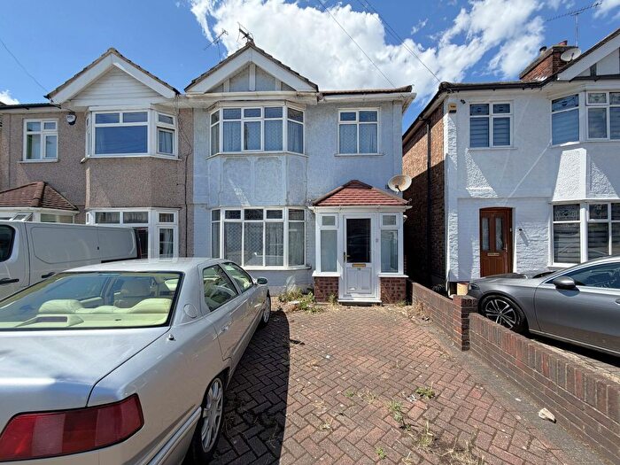 3 Bedroom Semi Detached House For Sale In Cherry Tree Lane, Rainham, RM13