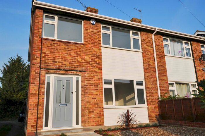 3 Bedroom Semi-Detached House To Rent In School Lane, Horton Kirby, Dartford, DA4