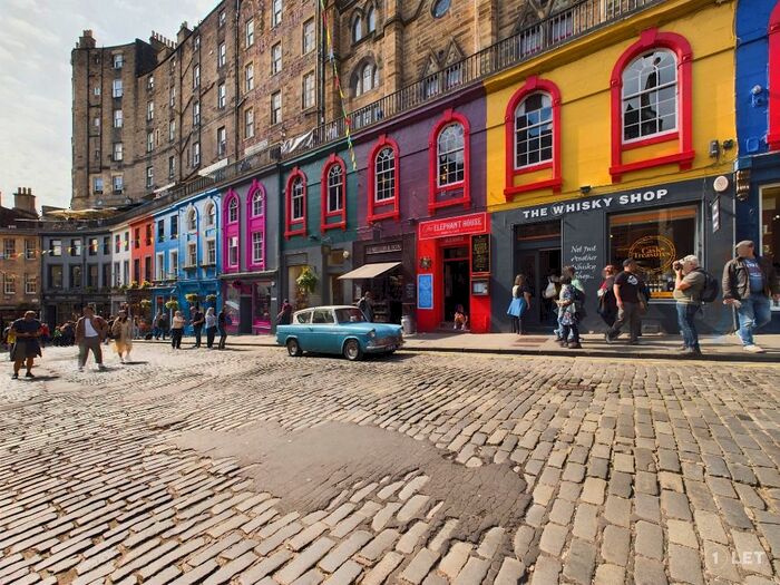 3 Bedroom Flat To Rent In Victoria Street, Grassmarket, Edinburgh, EH1