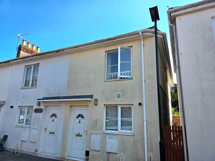 2 Bedroom End Of Terrace House To Rent In Cross Street, Newport, PO30