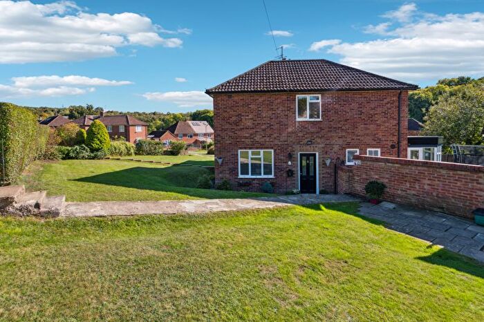 3 Bedroom Semi-Detached House For Sale In Woodside Road, High Wycombe, HP13