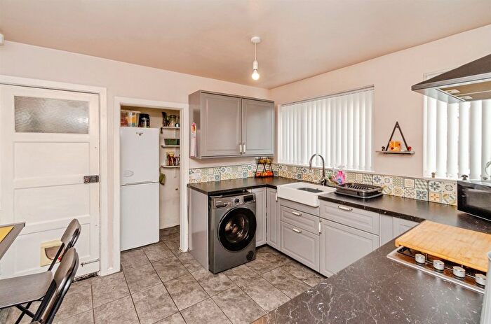 3 Bedroom Detached House For Sale In Cumberland Road, Bilston, WV14