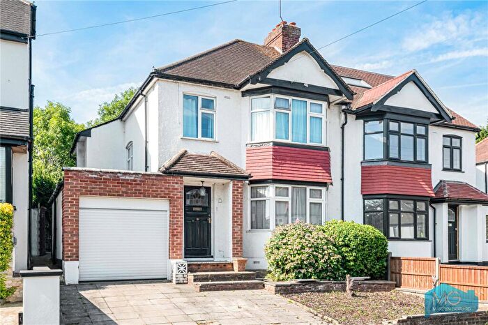 3 Bedroom Semi Detached House For Sale In Gresham Avenue, London, N20