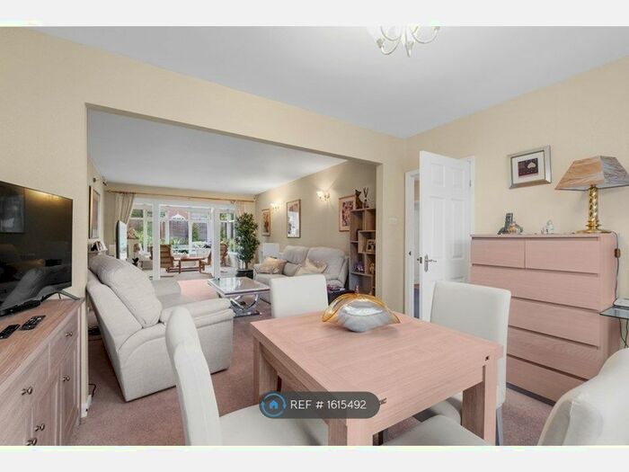 2 Bedroom Bungalow To Rent In Marsland Road, Solihull, B92