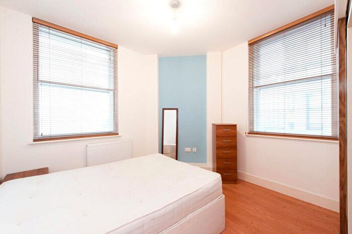 2 Bedroom Apartment To Rent In Whitechapel High Street, Aldgate East, London, E1