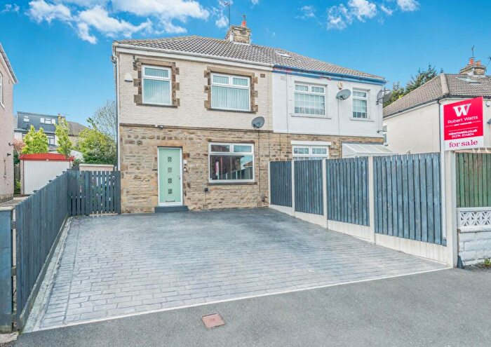 3 Bedroom Semi-Detached House For Sale In Leafield Crescent, Eccleshill, Bradford, BD2