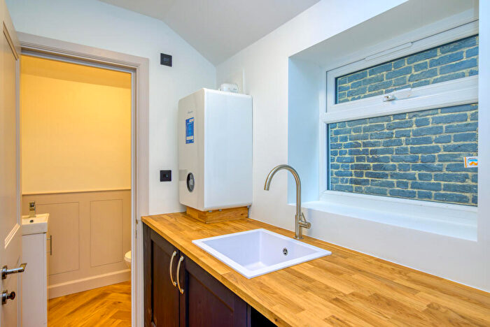 4 Bedroom Detached House For Sale In Northfield Road, Windsor, SL4