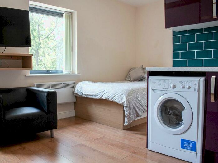 Studio To Rent In Lofthouse Place, Leeds, West Yorkshire, LS2
