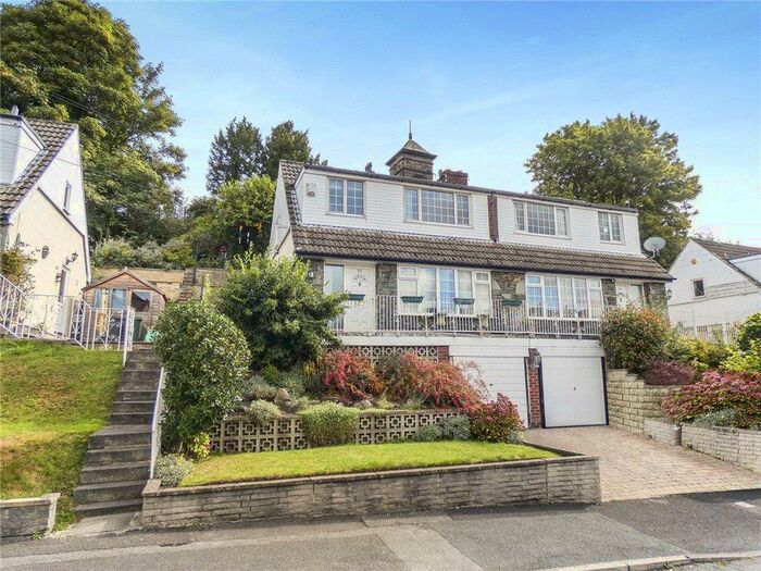 Houses for sale in Cottingley, BD16, West Yorkshire