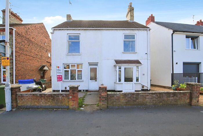 3 Bedroom Semi-Detached House For Sale In Garton End Road, Peterborough, PE1