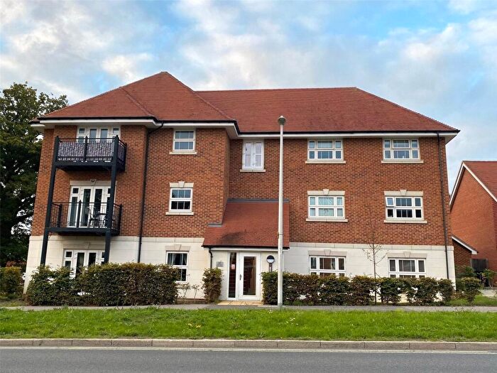 1 Bedroom Apartment For Sale In Oak Avenue, Wokingham, Berkshire, RG40