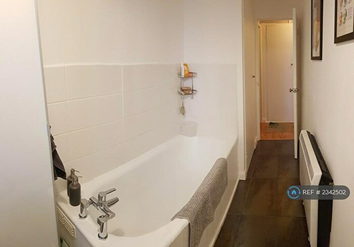 1 Bedroom Flat To Rent In Stour Road, Dagenham, RM10