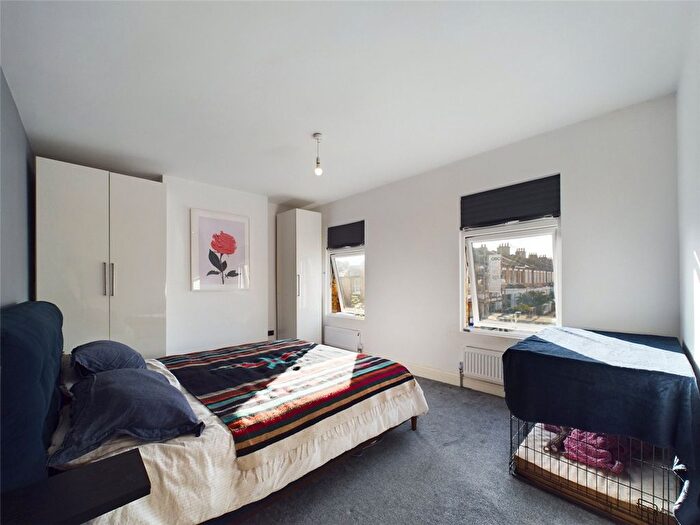 3 Bedroom Terraced House For Sale In Colls Road, London, SE15