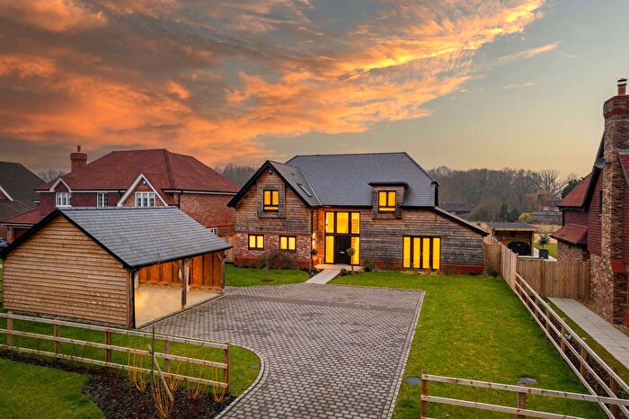 5 Bedroom Detached House For Sale In Oldencraig Mews, Lingfield, RH7
