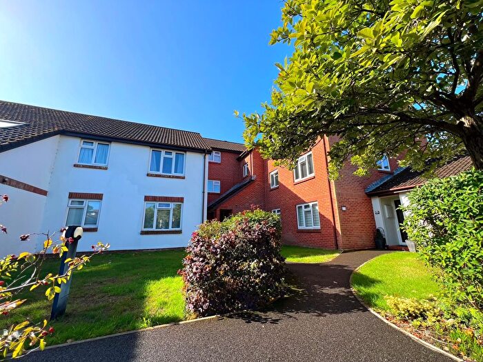 2 Bedroom Flat To Rent In Wentworth Drive, Christchurch, BH23
