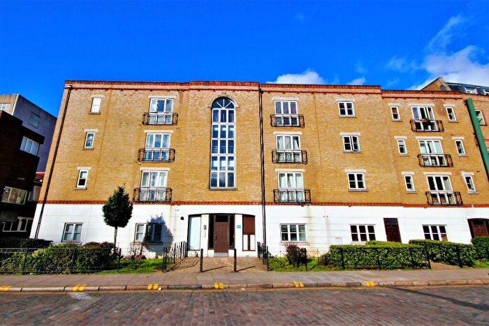 2 Bedroom Apartment To Rent In Raven Row, Whitechapel, London, E1