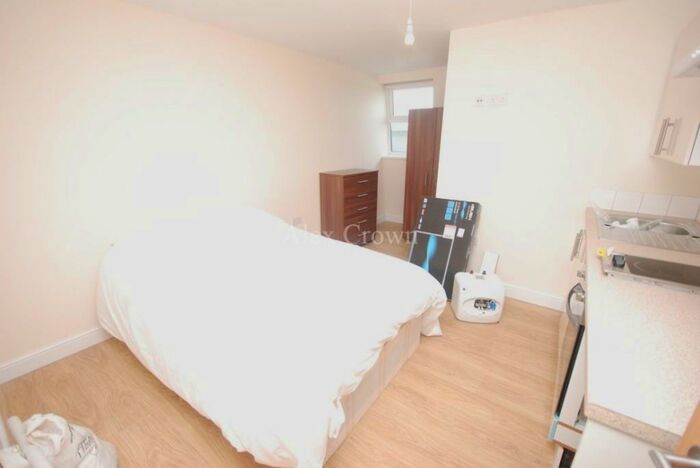 Studio To Rent In Bounds Green Road, Bounds Green, N11