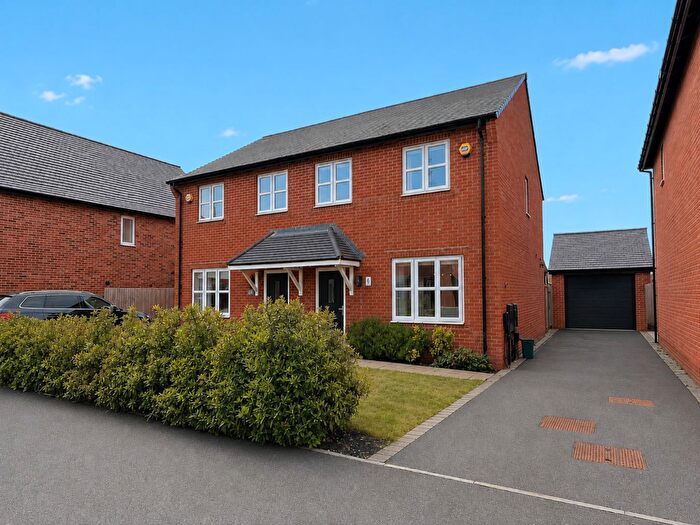 3 Bedroom Semi-Detached House For Sale In Magnolia Avenue, Eden Park, Rugby, CV21
