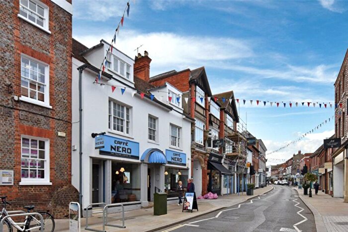 1 Bedroom Apartment To Rent In Bell Street, Henley-on-Thames, Oxfordshire, RG9