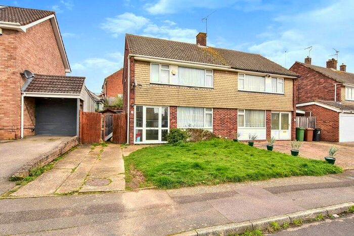 3 Bedroom Semi-Detached House To Rent In Silverdale, Maidstone, Kent, ME16