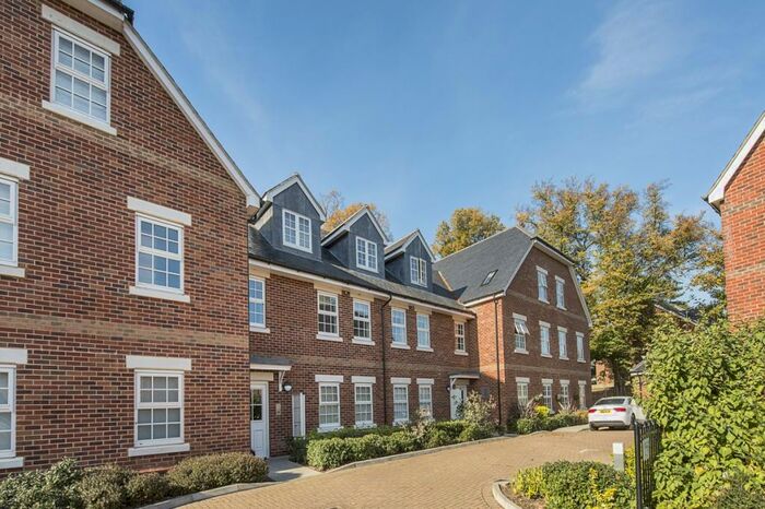 2 Bedroom Apartment To Rent In Norris Close London Colney, AL2