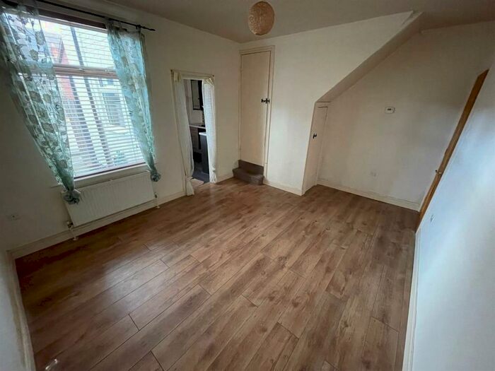 3 Bedroom Terraced House To Rent In Sharp Street, Hull, HU5