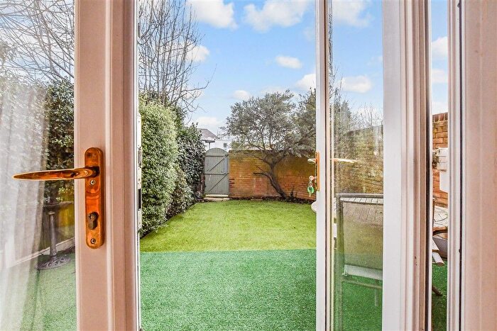 3 Bedroom Detached House For Sale In Station Drive, Deal, Kent, CT14