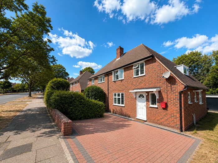 3 Bedroom Semi-Detached House For Sale In The Highway, Orpington, BR6