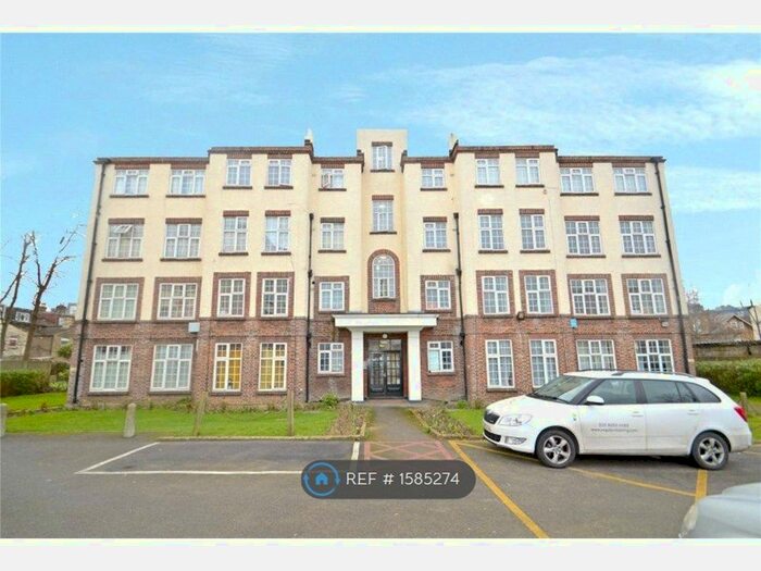 2 Bedroom Flat To Rent In St. James's Road, Croydon, CR0