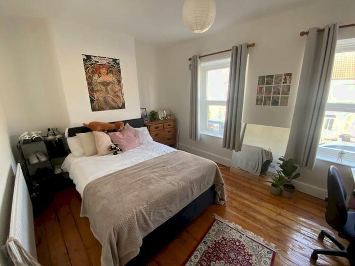 3 Bedroom House To Rent In Donald Street, Roath, Cardiff, CF24