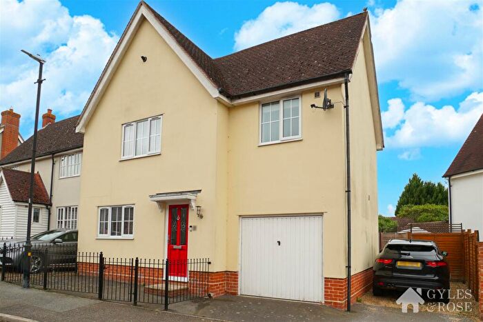3 Bedroom Link Detached House For Sale In Kiltie Road, Tiptree, Colchester, CO5