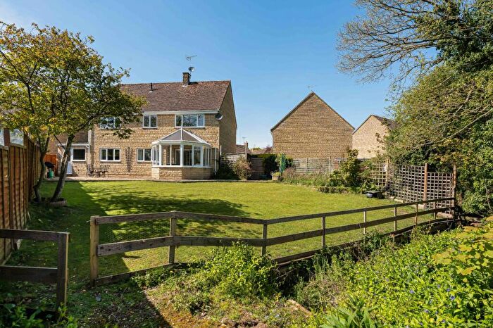 3 Bedroom Detached House For Sale In Katherines Walk, Lechlade, Gloucestershire, GL7