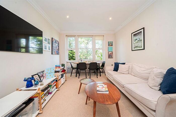 1 Bedroom Flat To Rent In Embankment Gardens, Chelsea, SW3