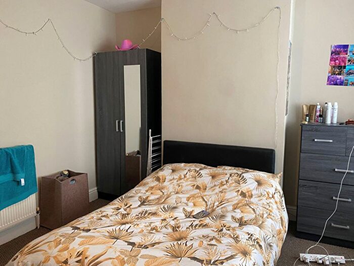 3 Bedroom End Of Terrace House To Rent In Springvale Road, Sheffield, S10