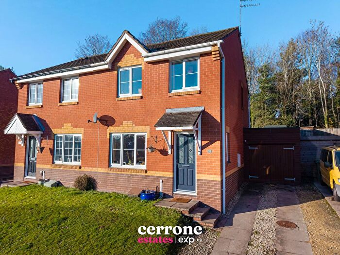 3 Bedroom Semi Detached House For Sale In Ellerdene Close, Headless Cross, Redditch, B98