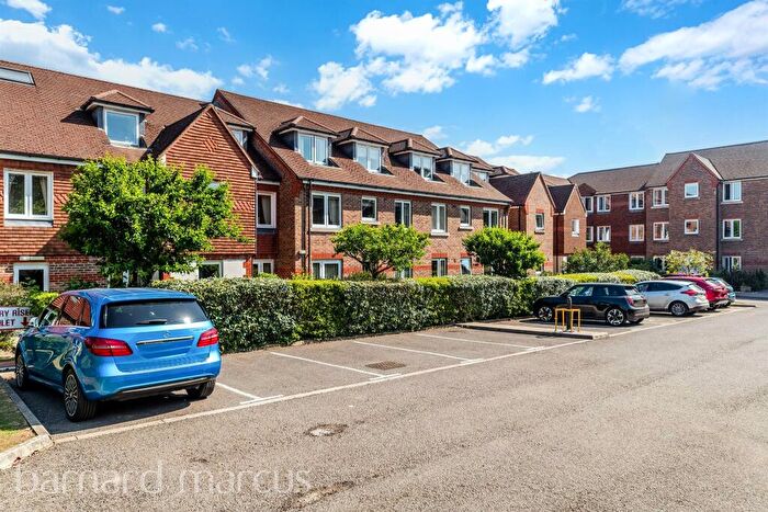 1 Bedroom Flat For Sale In London Road, Redhill, RH1