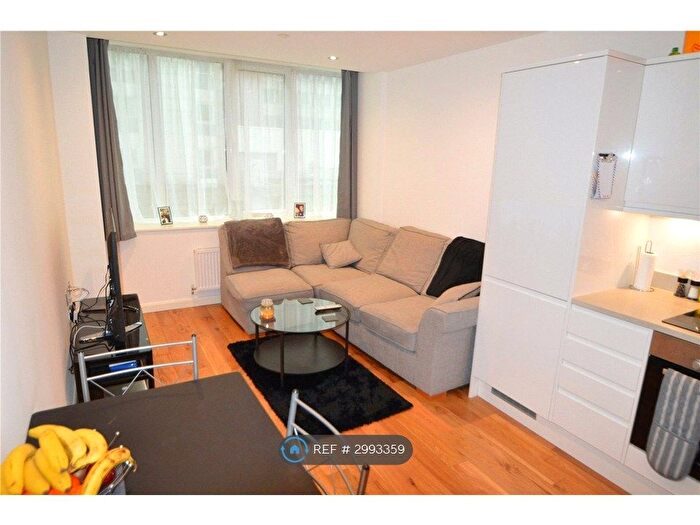 1 Bedroom Flat To Rent In Emerald House, Croydon, CR0