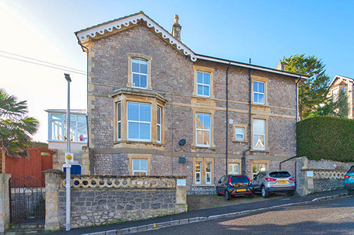 3 Bedroom Flat For Sale In Bristol Road Lower, Weston Super Mare - Parking + Garden, BS23