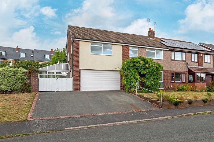 4 Bedroom Semi-detached House For Sale In Blue Hatch, Frodsham, WA6